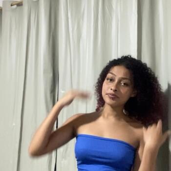 Babá em Bombinhas: Tauanne