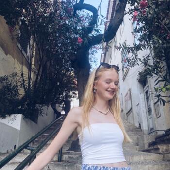 Babysitter in Lede: Lore