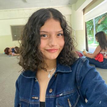 Babysitter in Santa Tecla: Leslie