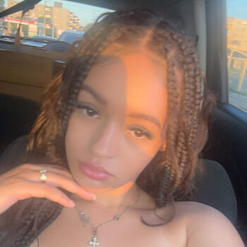 Baby-sitter Hamilton: Mariya