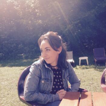 Babysitter in Marseille: Eva