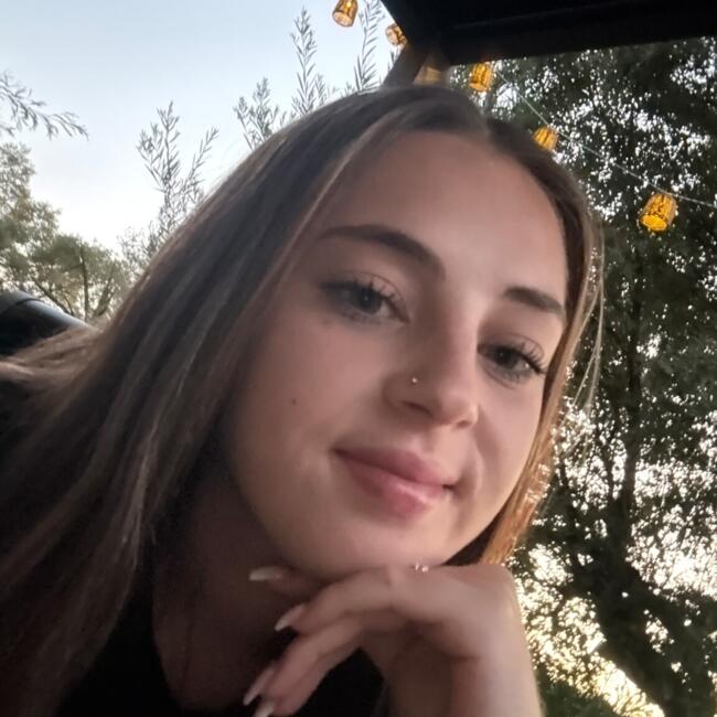Babysitter in Bormes-les-Mimosas: Laura
