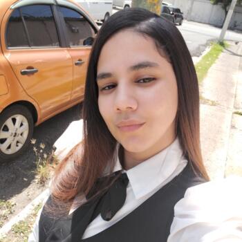 Babysitting job in Santo Domingo: babysitting job Laura