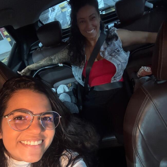 Emprego de babá em Brasília: Thaís