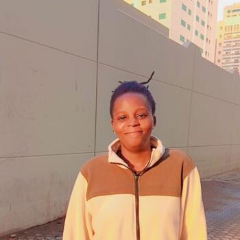 Babysitter in Dubai: Alice