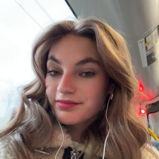 Babysitter in De Panne: Charlotte