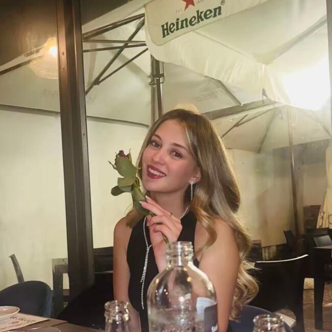 Babysitter a Monte Vidon Corrado: Ambra