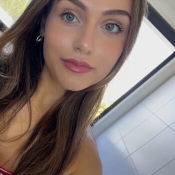 Babysitter Geelong: Claire