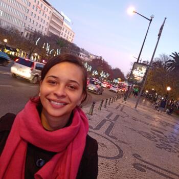 Babysitter em Almada: Débora
