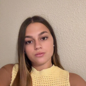 Babysitter in Agde: Louana