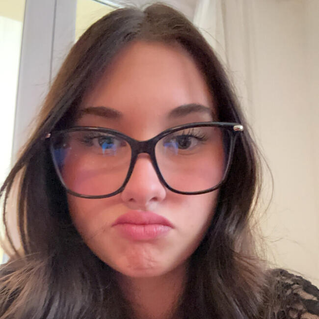 Babysitter in Charnay-lès-Mâcon: Linsay