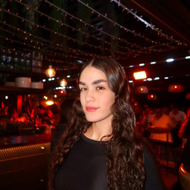 Babysitter in Rishon LeZiyyon: שיר