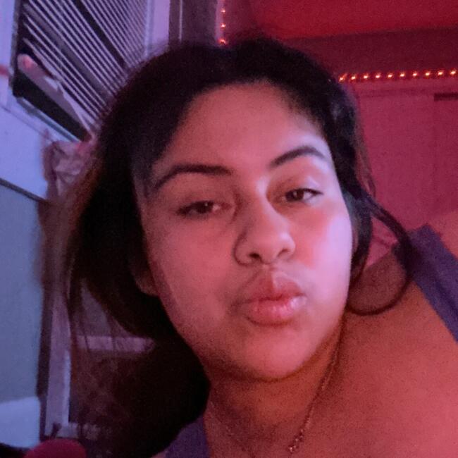 Babysitter in Kansas City: Leah