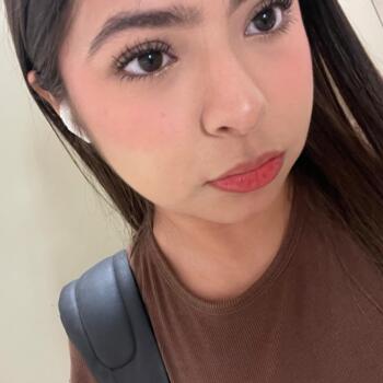 Niñera Loma la Paz: Leah