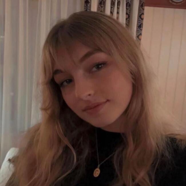 Babysitter in Senonches: Laurine