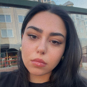 Babysitter in Grave: Busra