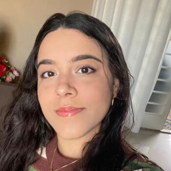 Babá em Uberaba: Nicole Maria