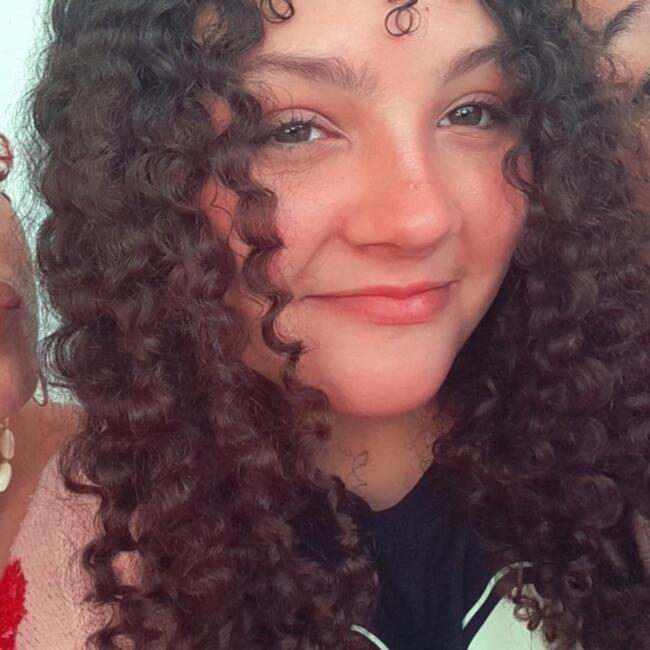 Babysitter em Curitiba: Isadora