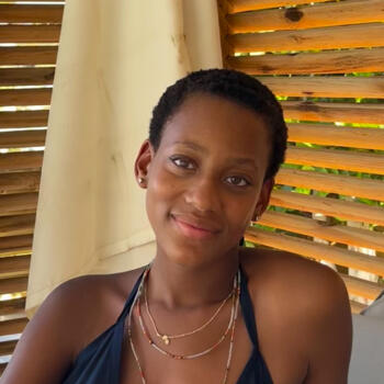 Baby-sitter in Saint-Maur-des-Fossés: Anna-Jhyn