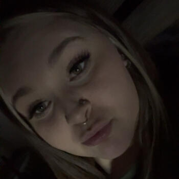 Babysitter in Quinlan: Briana