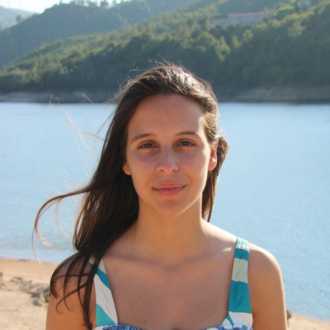 Babysitter em Canelas: Inês