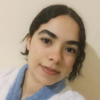 جليسة أطفال في رباط: Hind