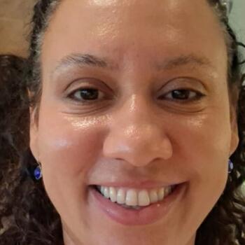 Babysitter Brasília: Josiane