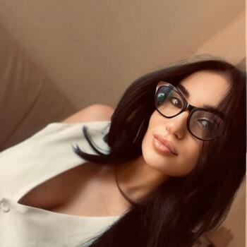 Babysitter Λάρνακα: Elena