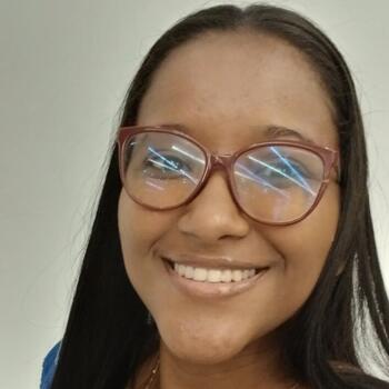 Babá em Recife: Larissa