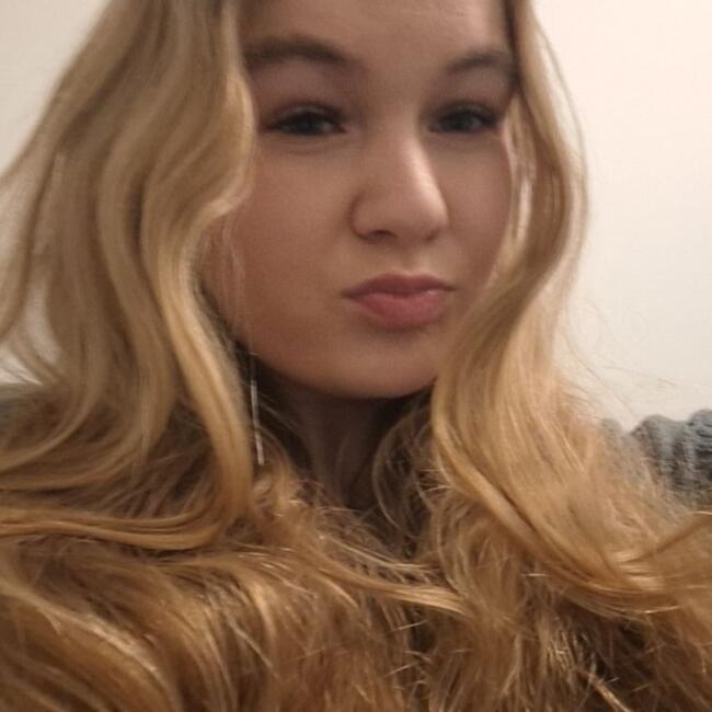 Babysitter in Bilzen: Elynn