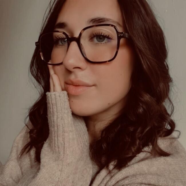 Babysitter in Saint-Samson-sur-Rance: Clara