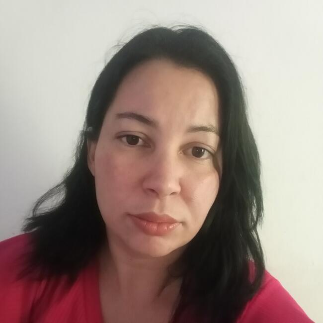 Babá em Cotia: Thaisa