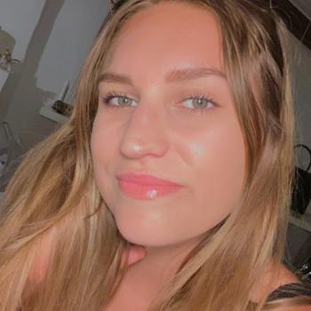 Babysitter in Saint-Herblain: Emma