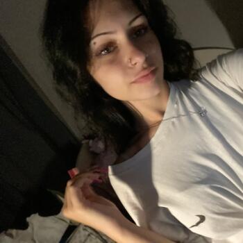 Babysitter στην περιοχή Άγιοι Ανάργυροι: Ρανια