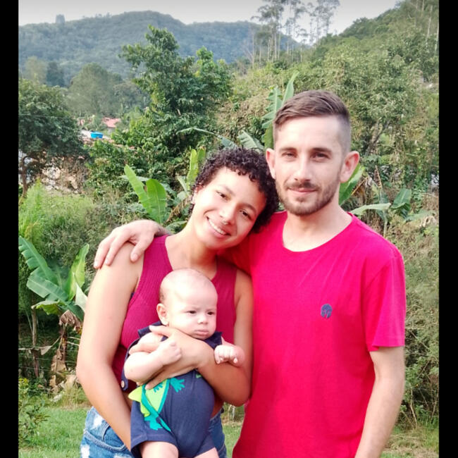 Emprego de babá em Brusque: Allan