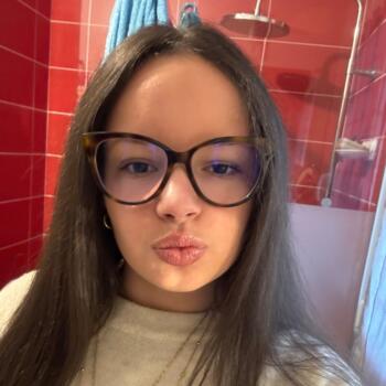 Babysitter in Prudhomat: Ninon