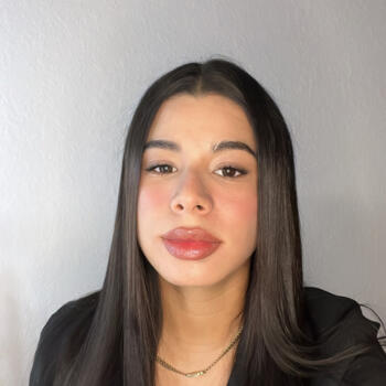 Babysitter Hollywood: Yenly