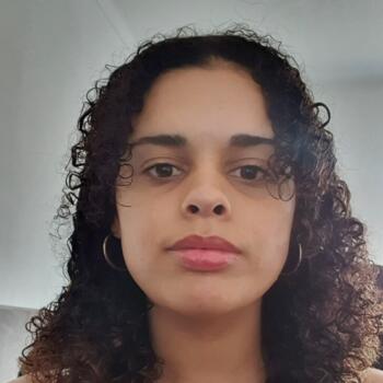 Babysitter em Marinha Grande: Iara