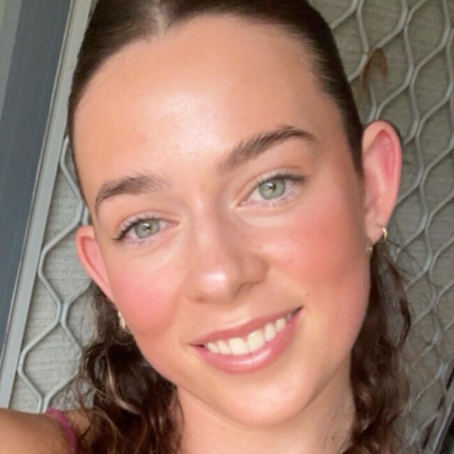 Babysitter in Melbourne: Macey