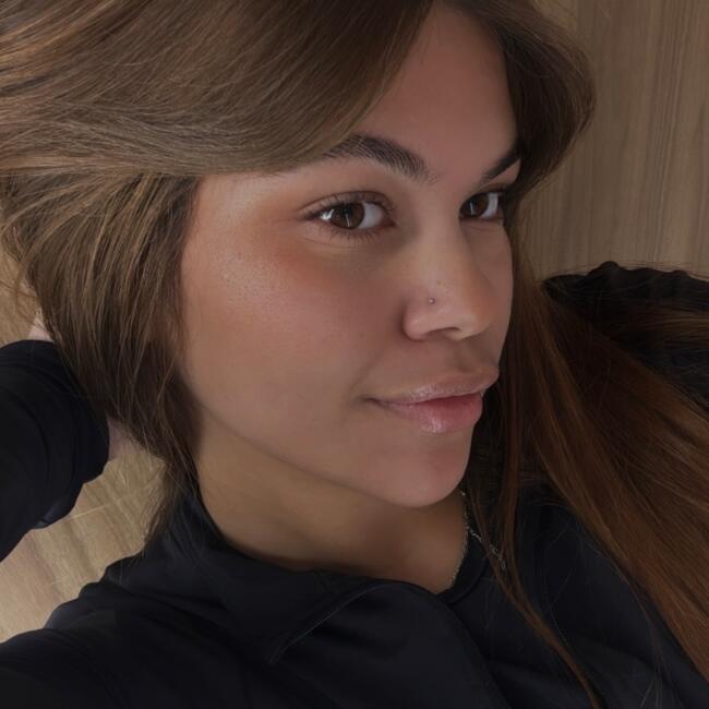 Babysitter in São Sebastião: Geovana