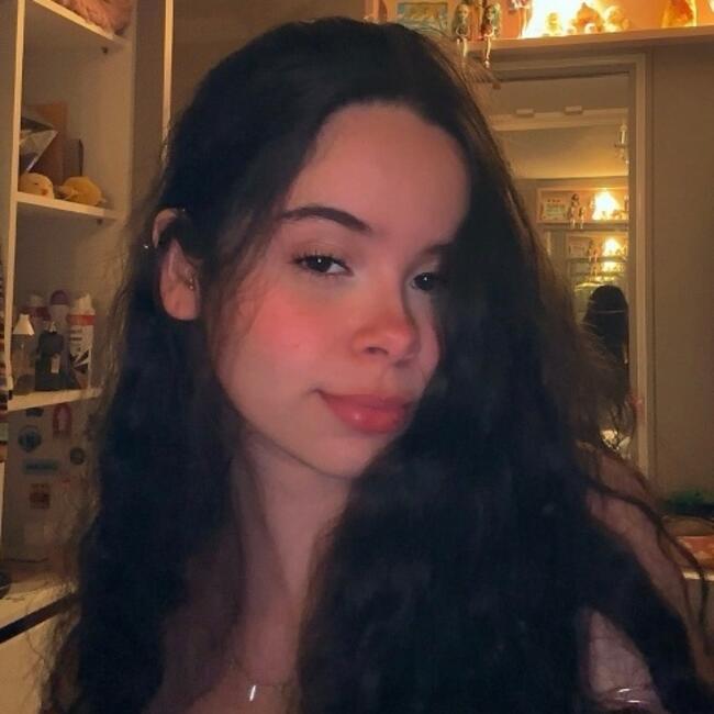 Babysitter in Maringá: Julia