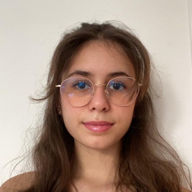 Babysitter in Les Pavillons-sous-Bois: Joana