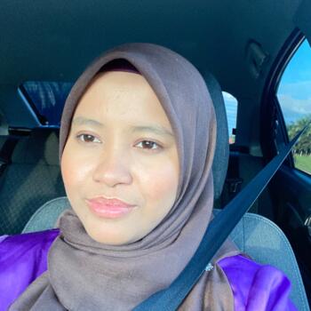 Pengasuh di Lumut: Nur