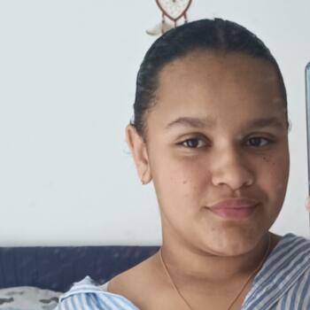 Babysitter in Villenave-d'Ornon: Loraly