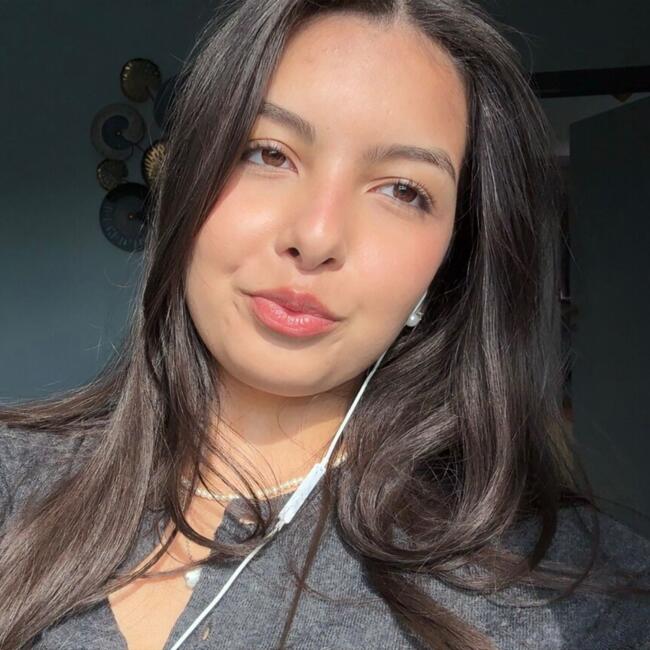 Babysitter in Sint-Agatha-Berchem: Lina
