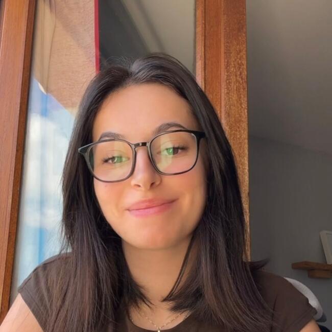 Babysitter in Béziers: Emma