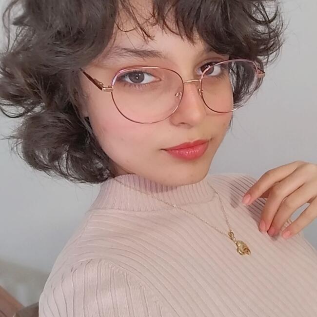 Babysitter in Poitiers: Yosra