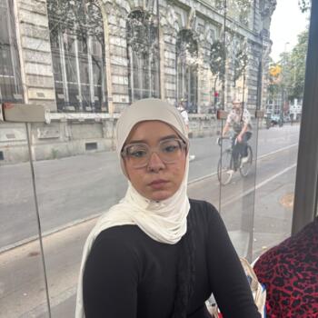 Babysitter in Paris: Yasmine
