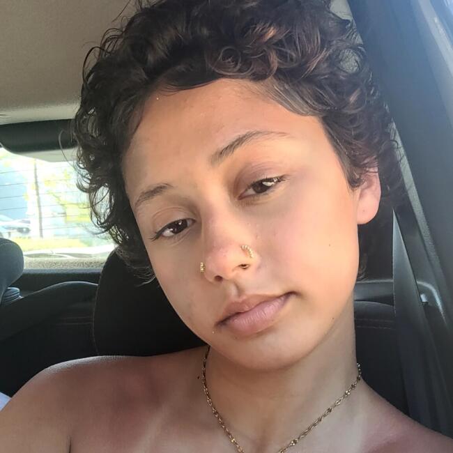 Emprego de babá em Palhoça: Giovanna