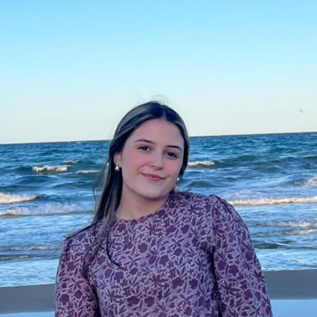 Babysitter in Elche: Davinia